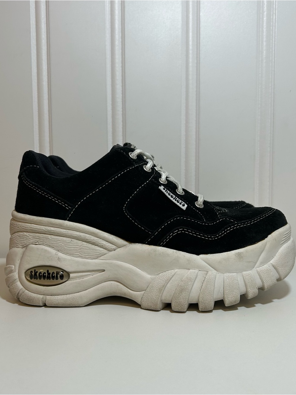 Skechers y2k vintage Black Suede Platform Trainer white chunky sole